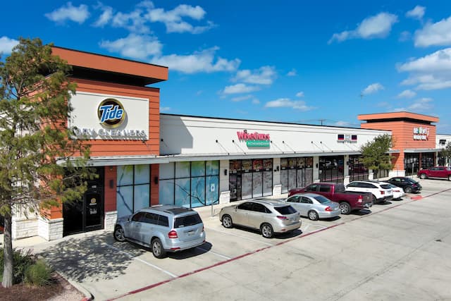 SRS Real Estate Partners Sells The Shops at Greenlawn in Round Rock