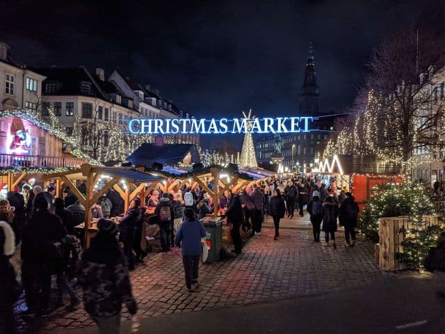 Expat Explore Forecasts a Sunny, Intentional Holiday Travel Season