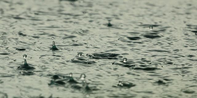 Maryland Faces Floods, Heat, and Political Moves Amidst Hiring Freeze