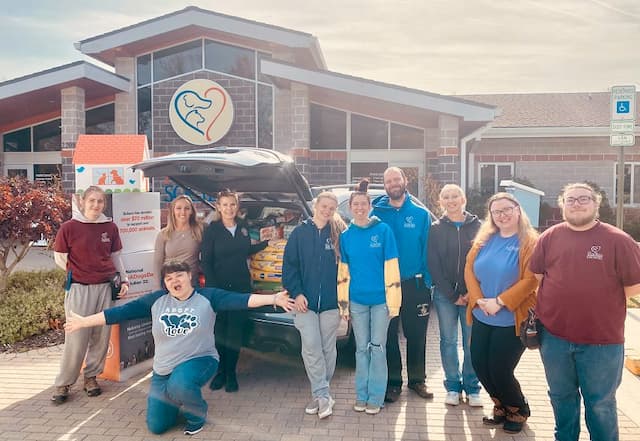 Local Businesses Fill Subarus with 3,000 Pounds for Shelter Pets