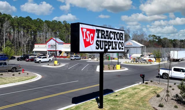 SRS Completes $6.98M Tractor Supply Property Sale in Castle Hayne