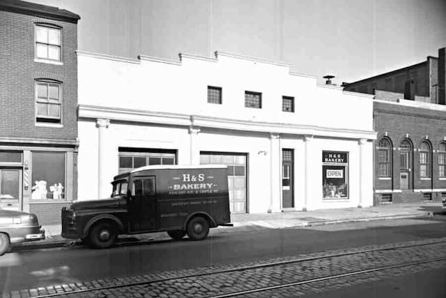 From Humble Beginnings to McDonald’s Buns: A Greek-American Success Story