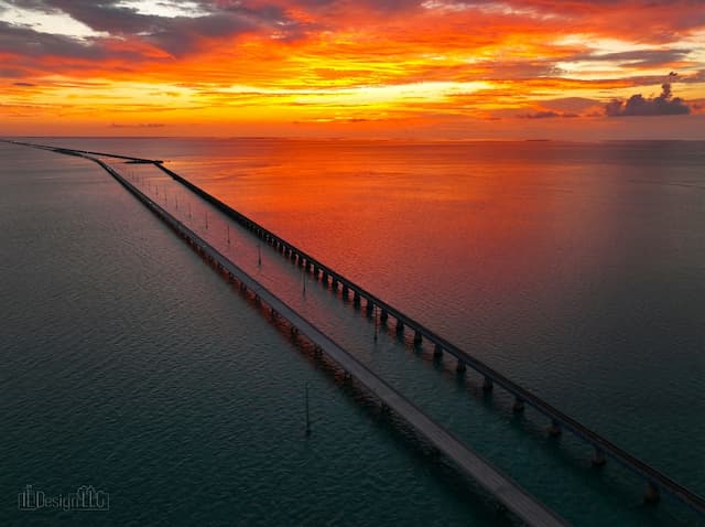 Seven Mile Bridge: Florida Keys' Historic Wonder Transforms into Luxury Living Paradise