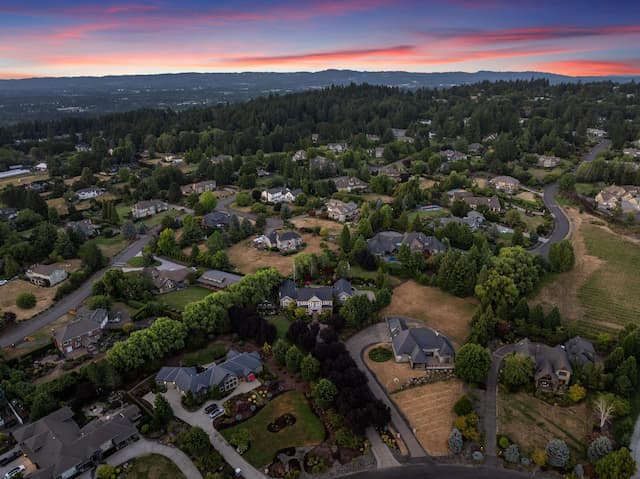Beaverton Buyers: Don't Wait for Rates, Act Now to Lock in Lower Prices
