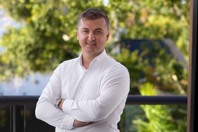 Sarasota's Luxury Real Estate Sees Young Cash Buyers Transform Market