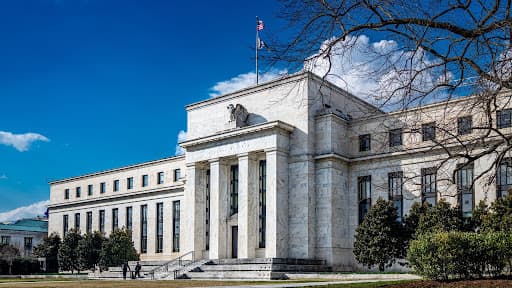 Steady Fed, Active Bond ETF: BNDS Seeks Income Amid Volatility