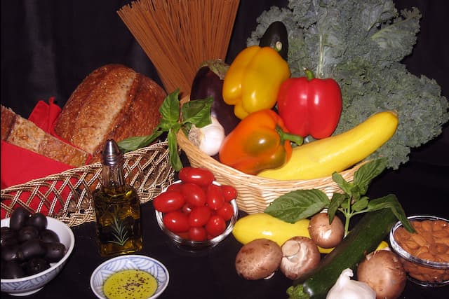 Mediterranean Diet Linked to Improved Brain Health in Hispanic/Latino Adults