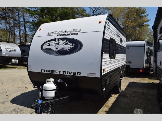 Pete's RV Center Expands Wolf Pup Inventory in Vermont