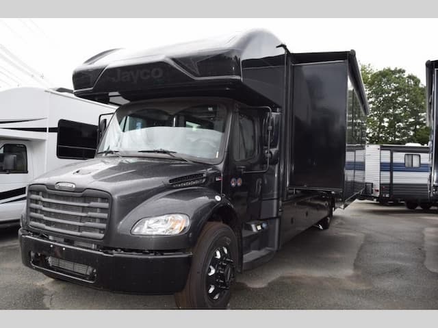 Pete’s RV Center Expands Jayco Seneca Inventory for New England Buyers