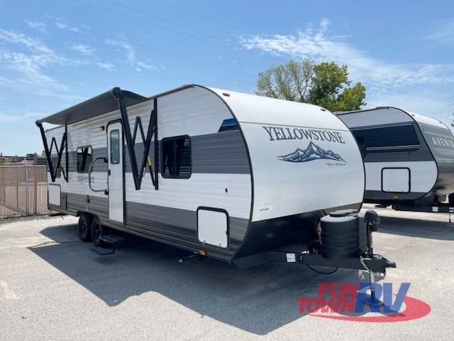 Larry's RV LLC Expands Camper Repair Services in Jackson, MI