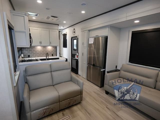 Holman RV Showcases Keystone RVs for Cincinnati Families
