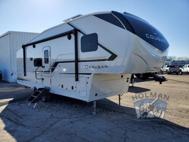 Holman RV in Batavia, OH: Your Destination for New and Used RVs