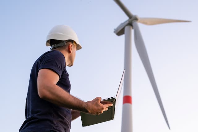 Australia's Wind Energy Boom Drives Massive Workforce Recruitment Push