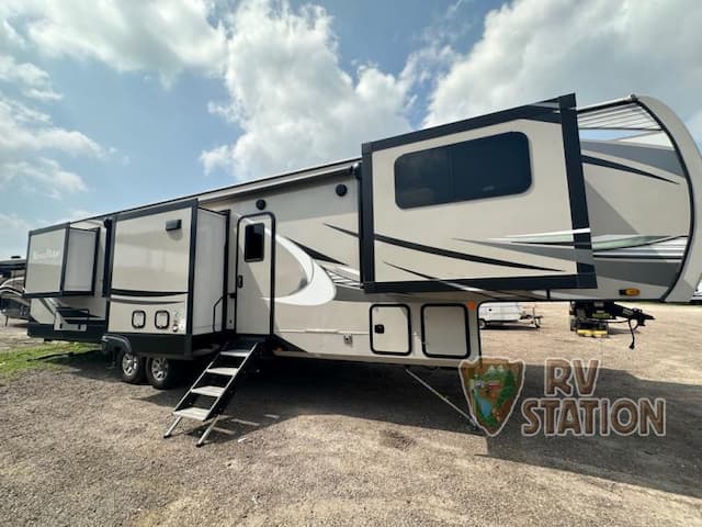 Discover Top-Quality RVs at RV Station Katy in Katy, Texas