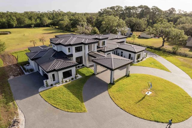 Ballard Custom Homes: Crafting Luxury Dream Homes in Florida