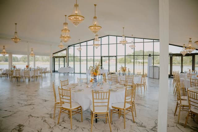 Chateau 1800 Wins Second WeddingWire Couples' Choice Award