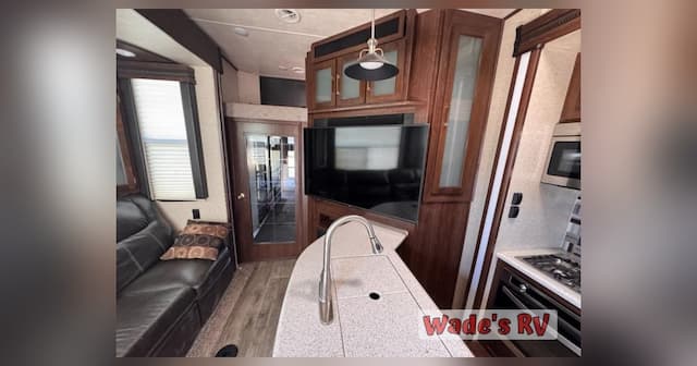 Wade’s RV Highlights Coachmen Trailers & Fall Service