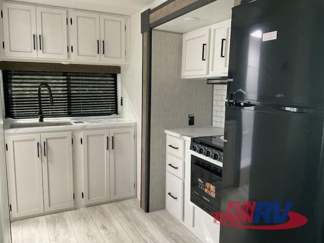 Fun Town RV Expands Inventory with New Travel Trailers and Fifth Wheels