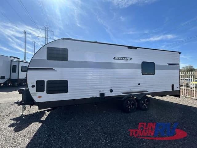 Larry's RV LLC Expands Inventory of Toy Haulers and Campers in Michigan