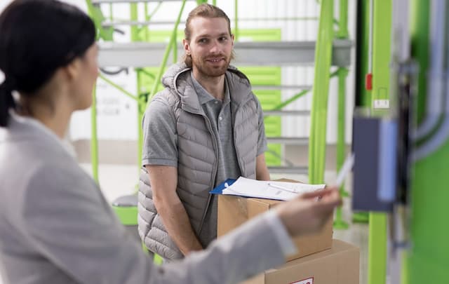 US Storage Units Guide for 2026 Peak Moving Season
