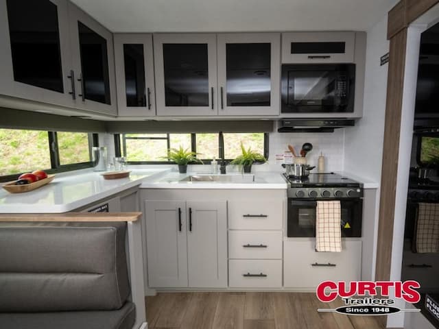 Curtis Trailers: Family-Owned RV & Trailer Dealer Serving Oregon