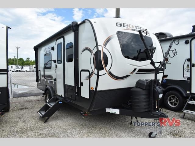Topper’s RV Expands Inventory and Services in Waller, Texas