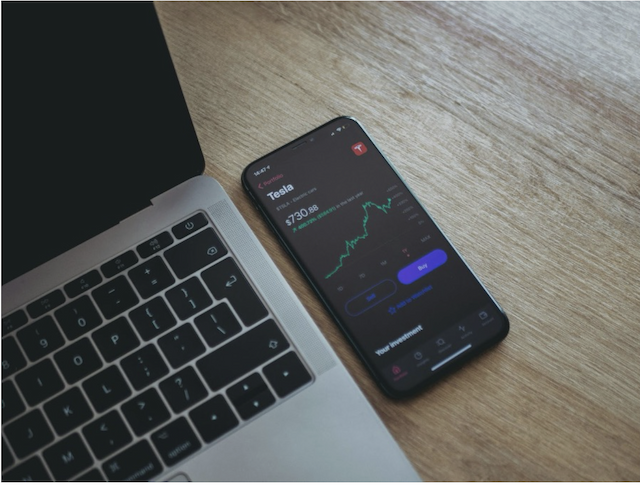 Retail Trading Revolution: The Rise of Meme Stocks and the Role of Platforms like Moomoo