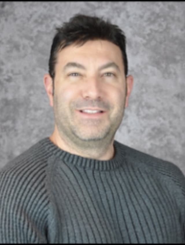 Dr. Ira Bernstein Announces Inaugural Healthcare Scholarship for Students