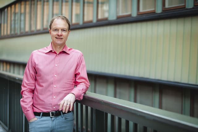 NinaData Launches Innovative AI Political Advertising Platform