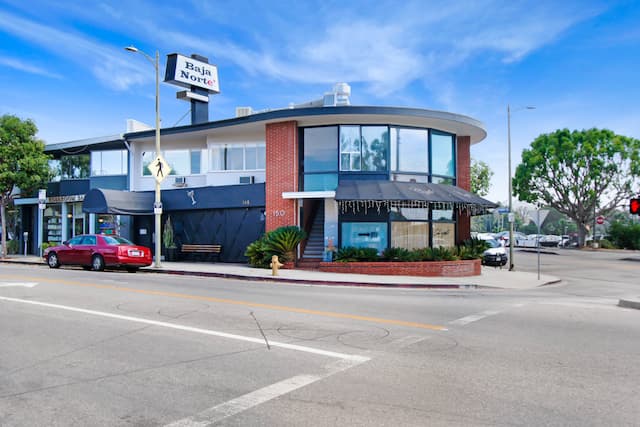 WESTMAC Commercial Brokerage Arranges Sale of Iconic Brentwood Property