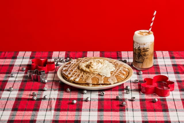 The Big Biscuit® Spreads Festive Cheer with Gingerbread Pancakes and Cinnamon Cream Cold Brew